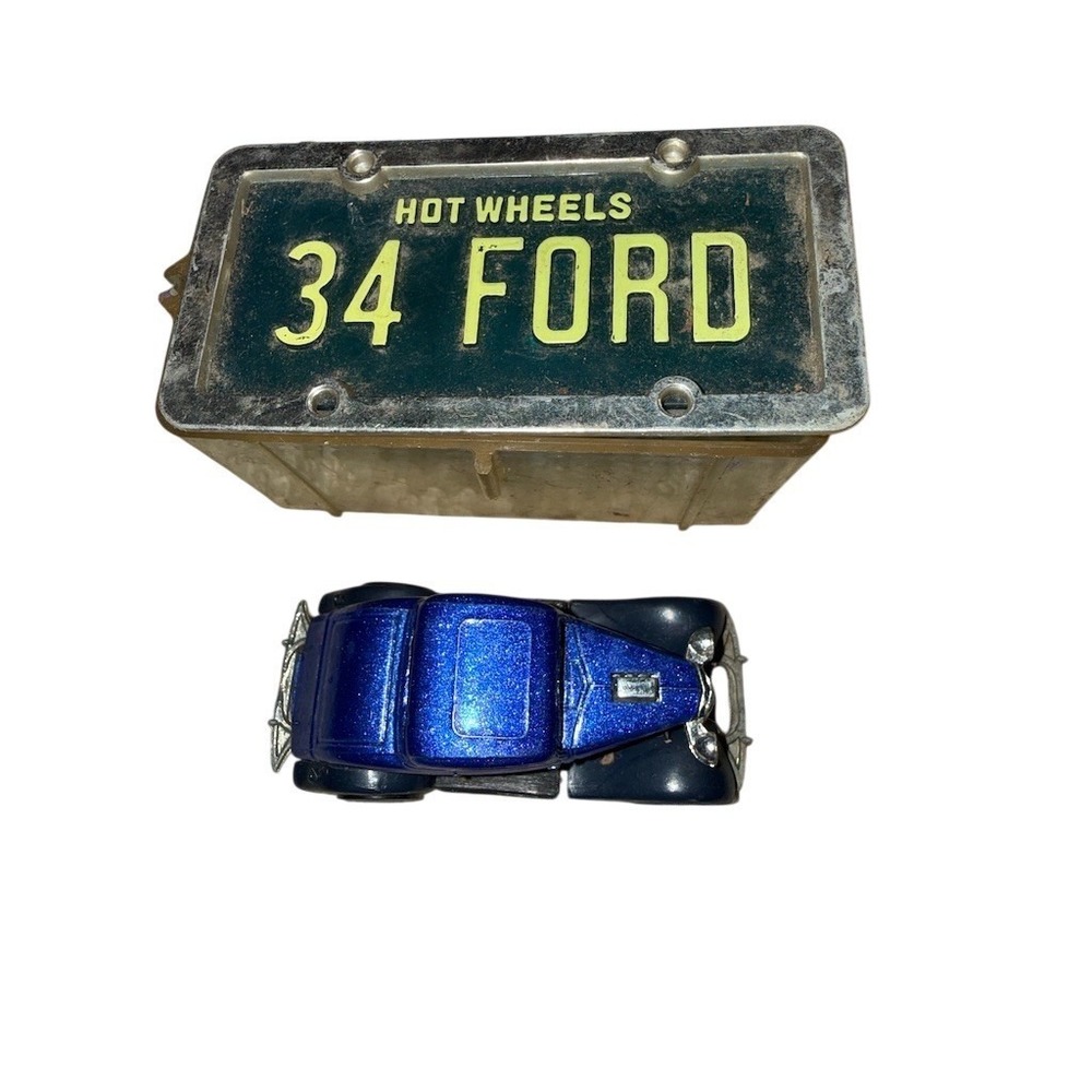 Hot Wheels Park 'N Plates 34 Ford License Plate‎ Case w/ Blue 34 Ford Coupe 1979